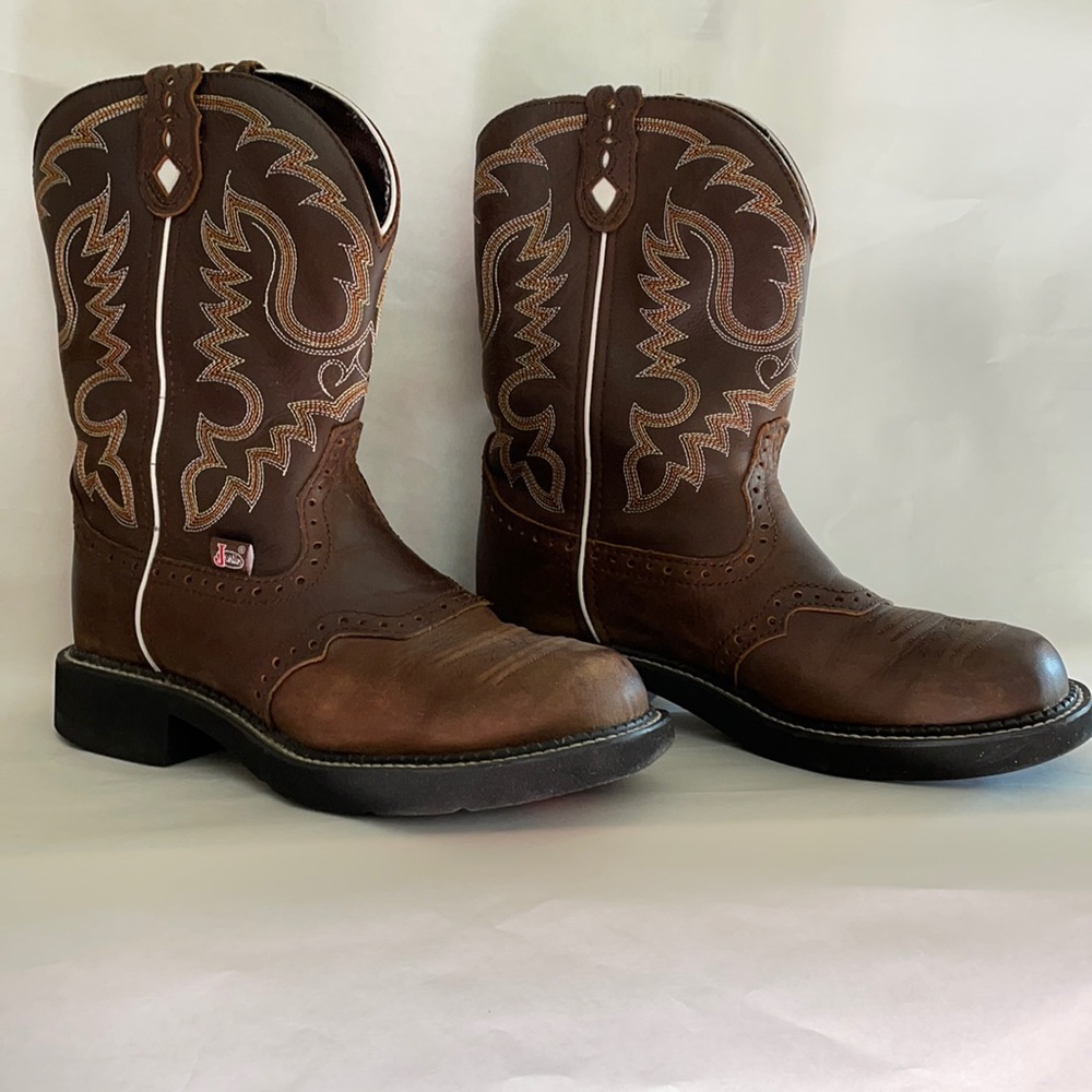 Justin Gypsy Boots Size 8.5